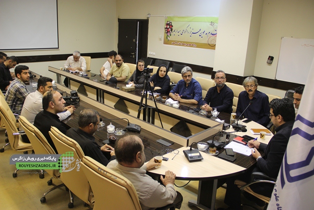 طی مراسمی با حضور مدیر شبکه بهداشت و درمان شهرستان مسجدسلیمان از خبرنگاران شهرستان تجلیل شد + تصاویر