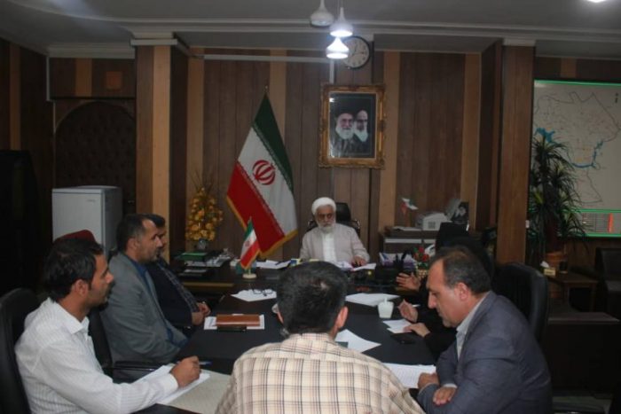 سرپرست فرمانداری مسجدسلیمان به مشکلات تولید کنندگان پوشاک مدارس رسیدگی کرد
