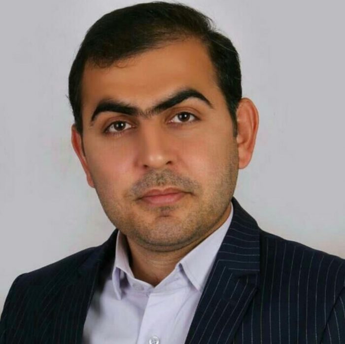 تقدیر و تشکر حمزه نجف پور عضو شورای شهر مسجدسلیمان از زحمات ۱۶ ساله حجت الاسلام و المسلمین حاج صادق امینی / حاج آقا امینی با حضور پررنگ خود در نماز عبادی سیاسی جمعه، چهره جدیدی از مطالبه گری در کسوت یک روحانی آگاه و متعهد را به نمایش گذاشت
