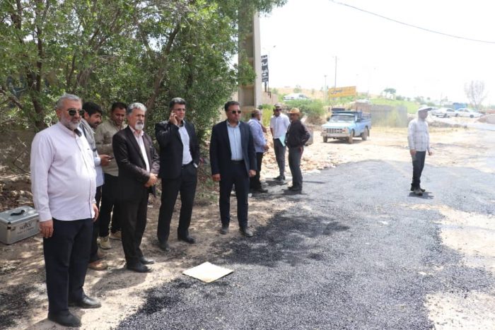 شهردار مسجدسلیمان خبر داد: عملیات آسفالت خیابان های سطح شهر با جدیت در حال انجام است / عملیات آسفالت خیابان جنب اداره راه و ترابری محله نفتک آغار گردید