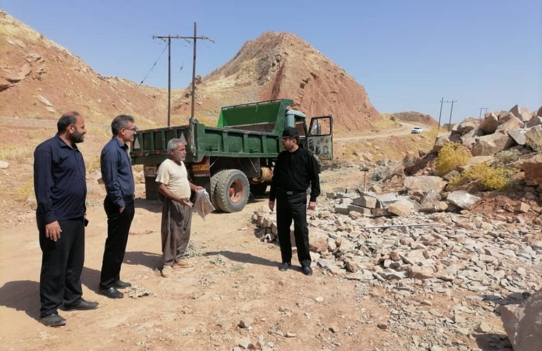 فرماندار مسجدسلیمان: شروع عملیات بهسازی و آسفالت مسیر دسترسی روستای منصورآباد با اعتبار هفت میلیارد تومان / پوشش مسیر دسترسی ۳ روستای بخش مرکزی با اجرای این پروژه 
