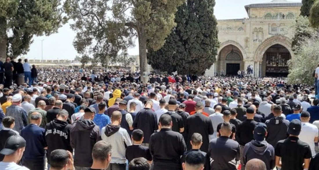 اقامه نماز جمعه توسط ۱۳۰ هزار فلسطینی در مسجدالاقصی