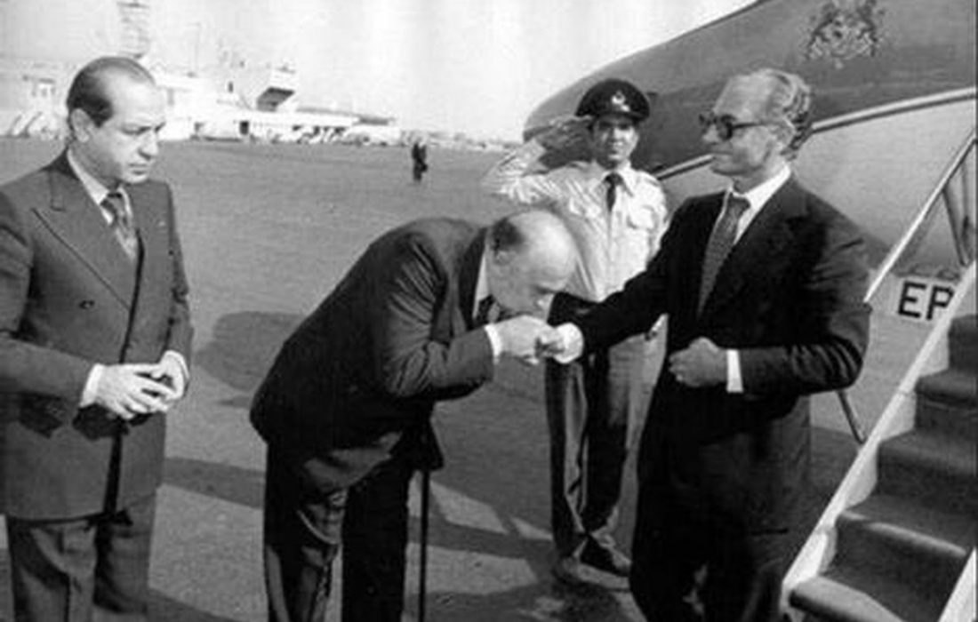 امیر عباس هویدا؛ «بله‌قربان‌گو»یی که مال‌اندوز نبود/ یکی از اتهامات در دادگاه انقلاب: سانسور و توقیف مطبوعات