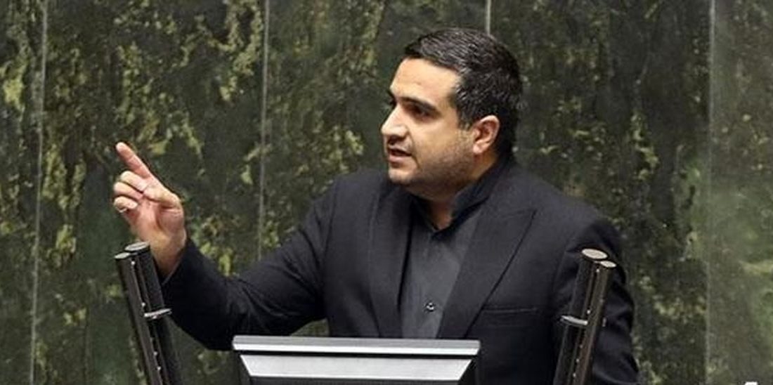 انتقاد شدید یک نماینده از ماجرای عدم پرداخت حقوق معلمان: خیانت بود! چرا در کشور نسبت به محاکمه خائنین بی توجه هستیم؟/ نه تنها سفره ها کوچک شده، بلکه سفره ها جمع شده است