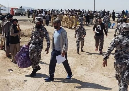 انتقال ۲۶۸ مهاجر افغانی محبوس در ایران به افغانستان