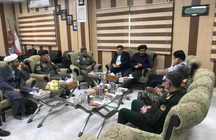 به مناسبت روز ارتشدیدار فرماندار و اعضای شورای تامین با فرماندهان هوانیروز و کارخانجات تانک سازی مسجدسلیمان