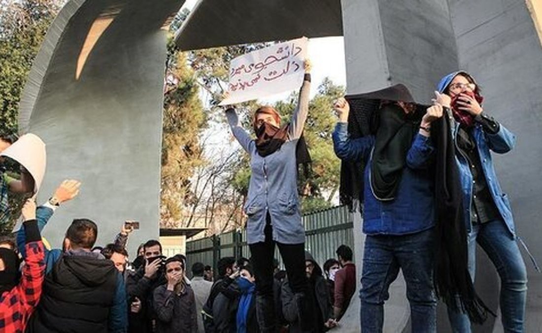 خیابان، توئیتر، اینستاگرام، تلگرام و واتساپ و روزنامه «ممنوع»، پس «مطالبات» مردم کجا بیان شود؟
