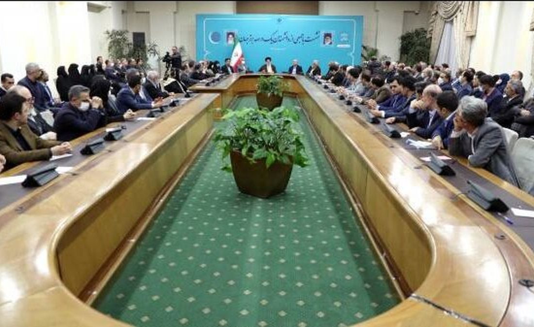 دانشمندان برای رفع مشکلات کشور راهکار ارائه کنند