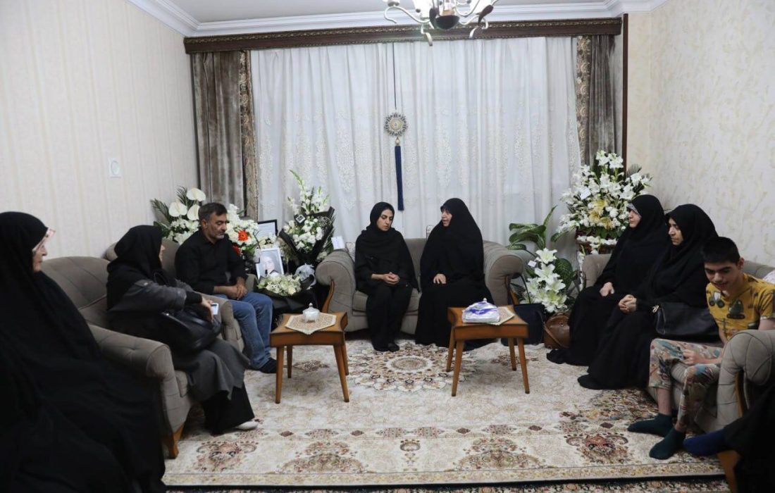 دیدار اعضای فراکسیون زنان مجلس با خانواده «الهه حسیننژاد»