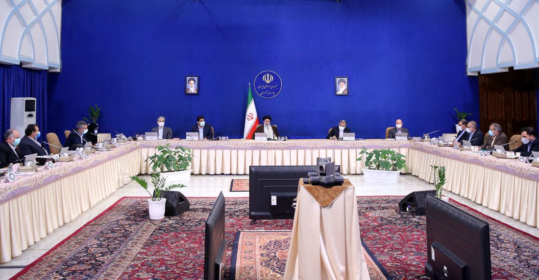 رئیسی: دستگاه‌های اجرایی یکپارچه از سیاست ارزی بانک مرکزی حمایت کنند