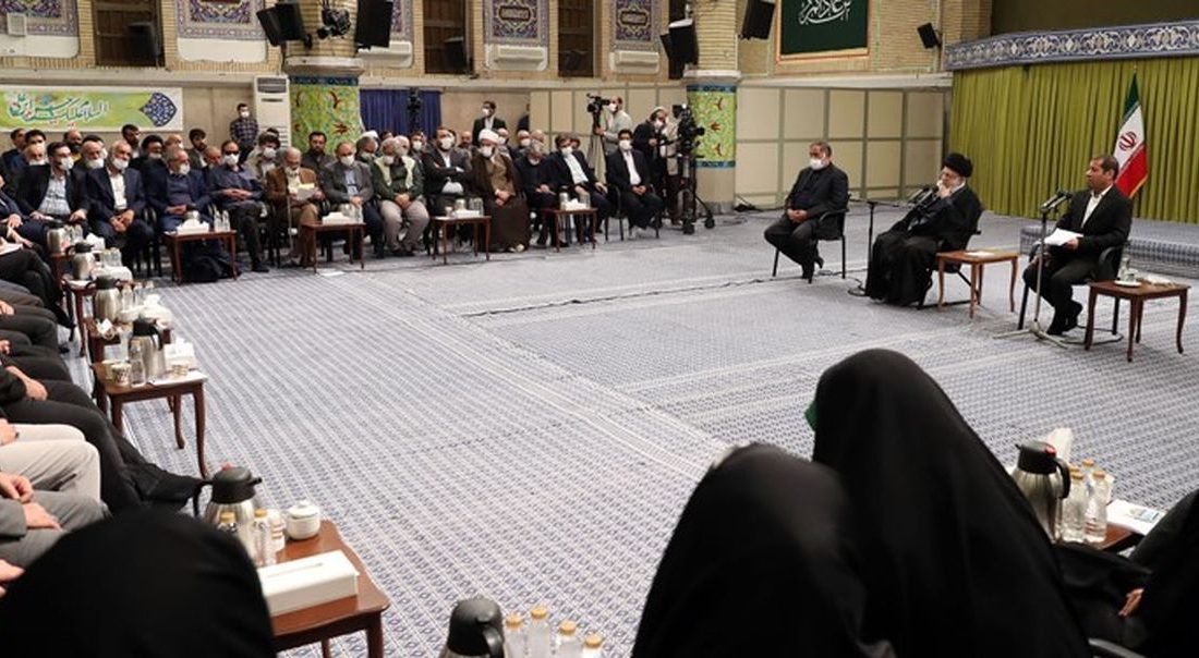 رهبر انقلاب در دیدار شاعران: فخری‌زاده به معنای واقعی کلمه مخلص بود و خدا پاداشش را داد