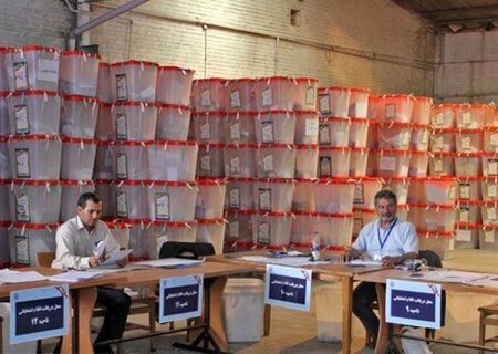 روزنامه کیهان خطاب به شورای نگهبان: «غیرانقلابی‌ها» را تایید نکنید