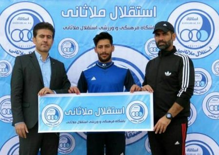 ستاره فوتبال خوزستان مجبور به دست‌ فروشی شد/ عکس