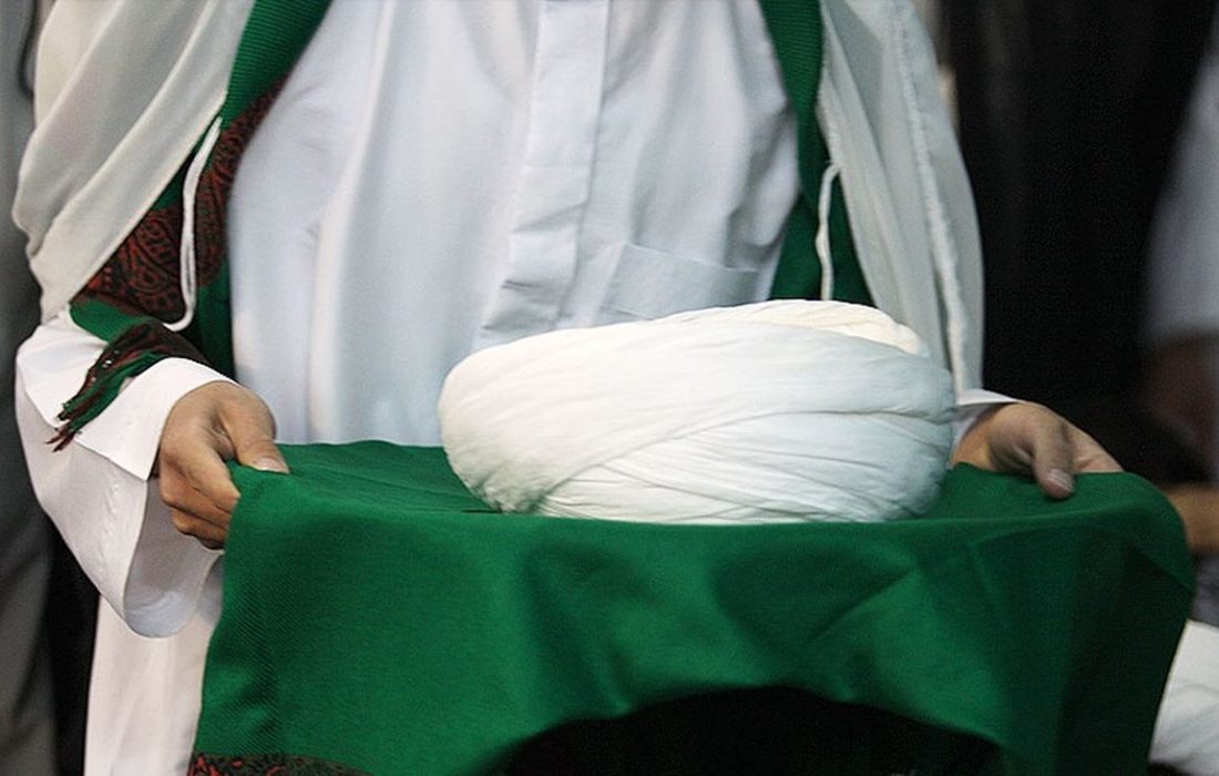 مراسم عمامه گذاری طلاب در روز نیمه شعبان