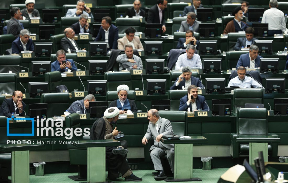 نماینده مجلس: وزارت خارجه برای آزادی «مهدیه اسفندیاری» اقدام کند