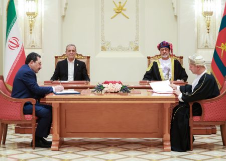 هدف‌گذاری ۲۰ میلیارد دلاری تجارت ایران و عمان، دستاورد سفر پزشکیان به مسقط