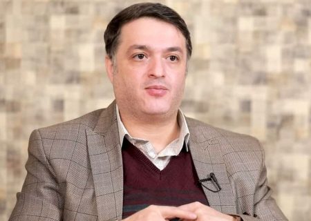 واکنش سردبیر ماهنامه آگاهی نو درباره طرح رضا پهلوی روی جلد نشریه/ عکس